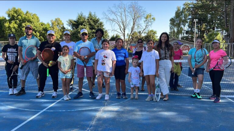 Se dio inicio al taller de tenis gratuito para niñas en San José de la Mariquina. 